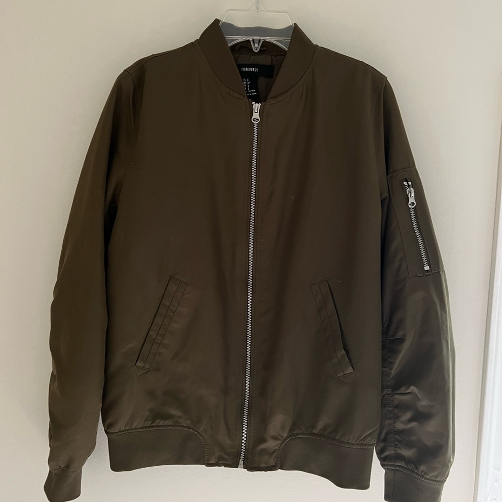 F21 green bomber jacket women’s size small with 3 pockets